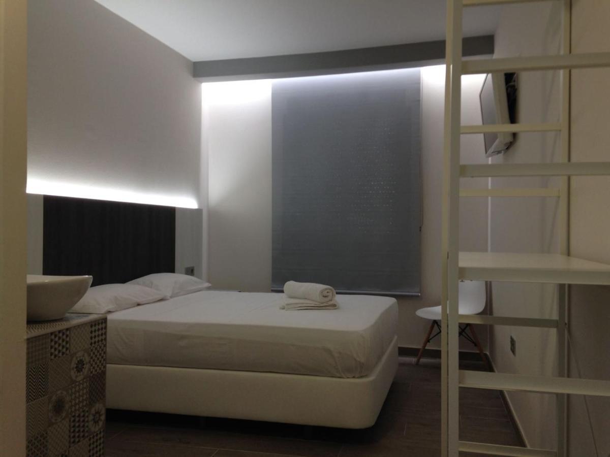 Hostal Letto Dal Mare Valenza Esterno foto