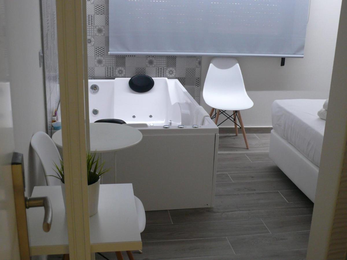 Hostal Letto Dal Mare Valenza Esterno foto