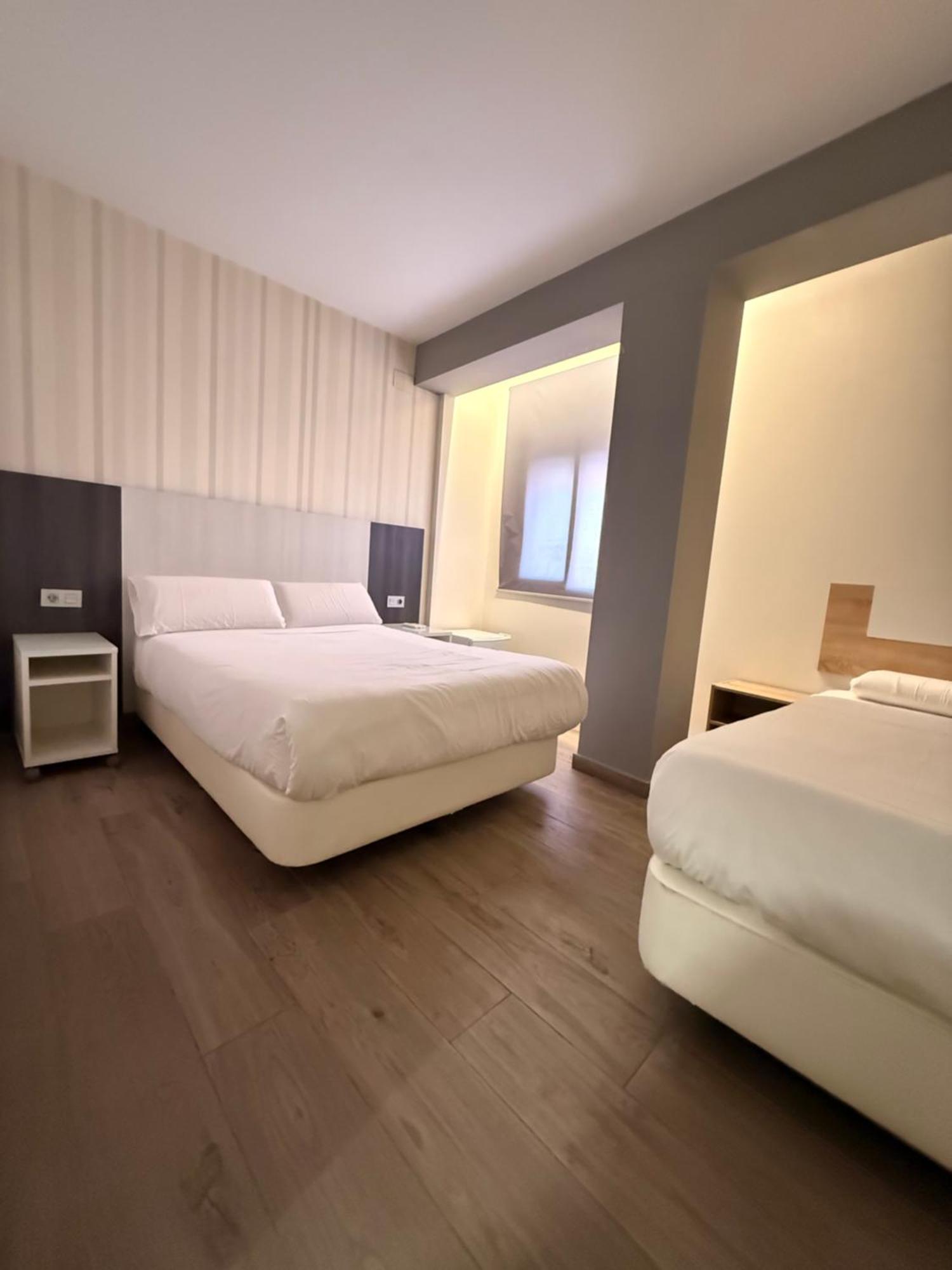 Hostal Letto Dal Mare Valenza Esterno foto