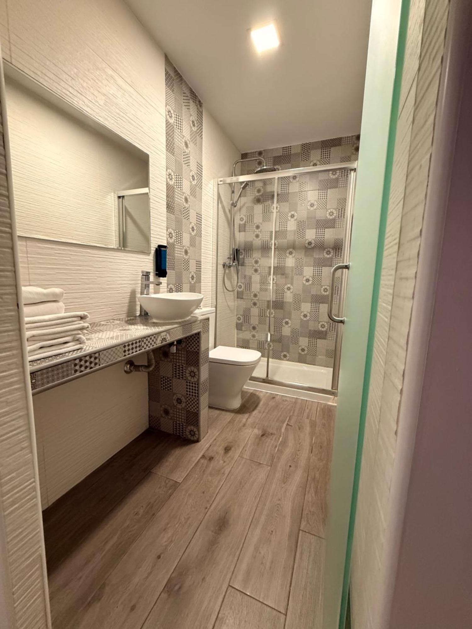 Hostal Letto Dal Mare Valenza Esterno foto