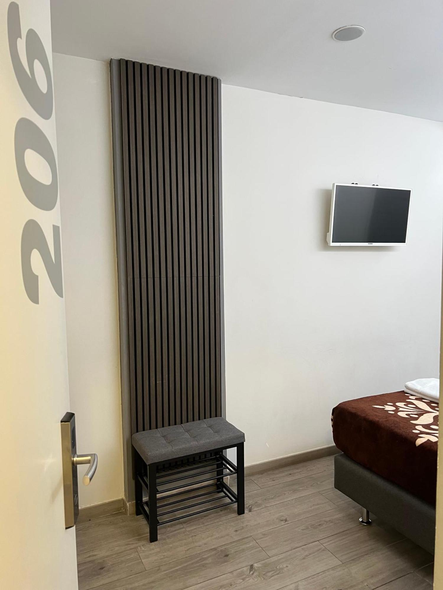 Hostal Letto Dal Mare Valenza Esterno foto